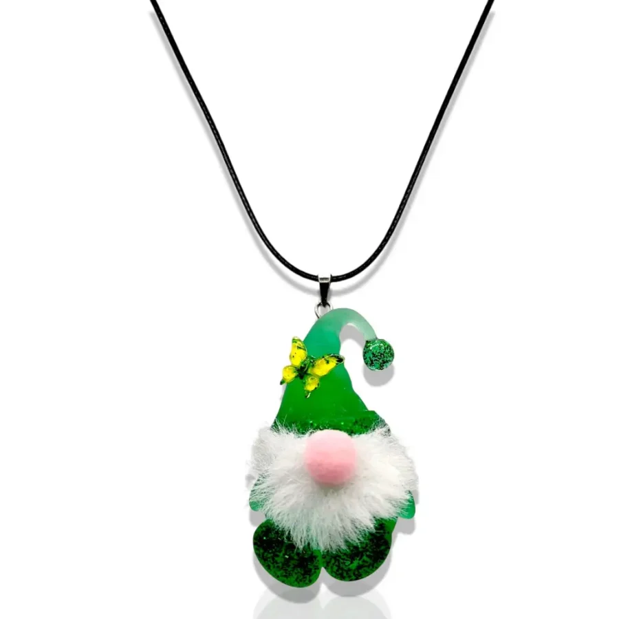 Collier Gnome vert en résine imprimée 3D avec barbe et nez en feutre, monté sur lien en coton ciré réglable