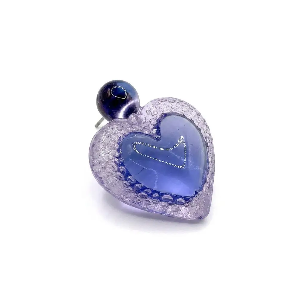 boucle d’oreille à pointe violette détail attache acier inoxydable
