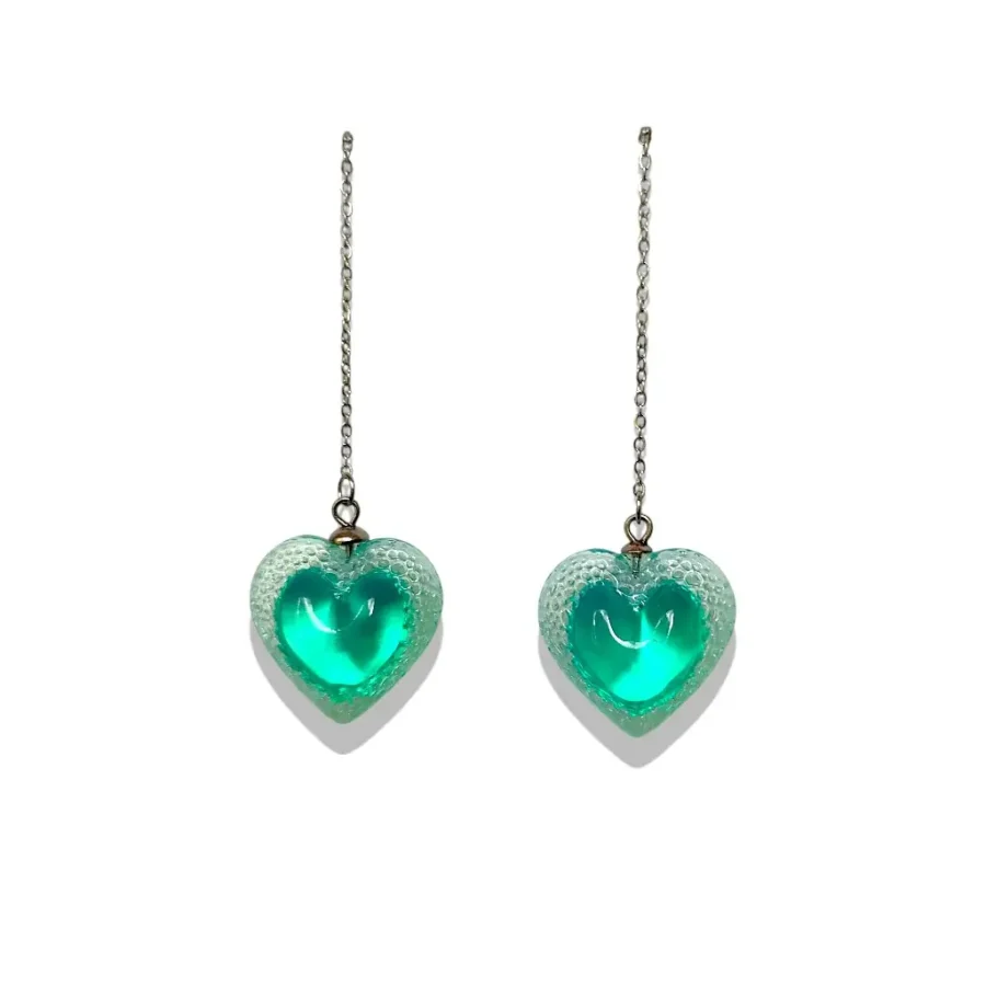 paire de boucles d’oreilles cœur voronoï chaîne fine bleues