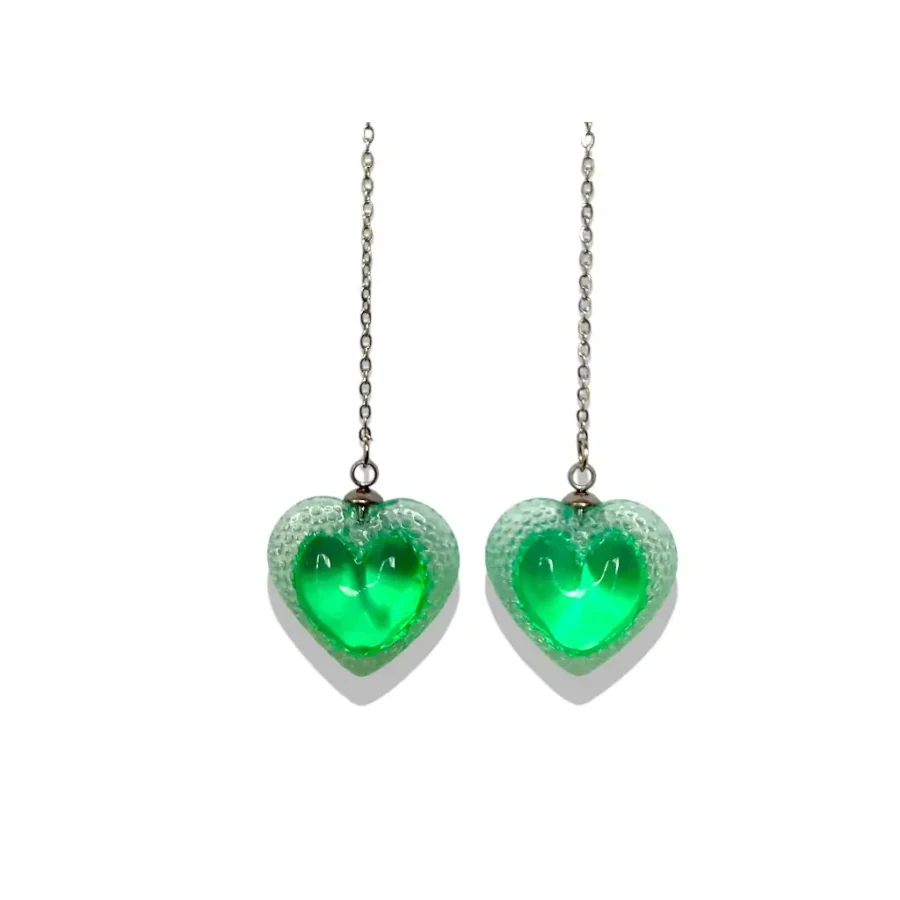 paire de boucles d’oreilles cœur voronoï chaîne fine vertes